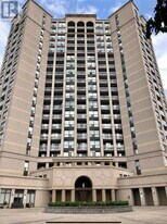220 Forum Dr in Mississauga, ON - Building Photo