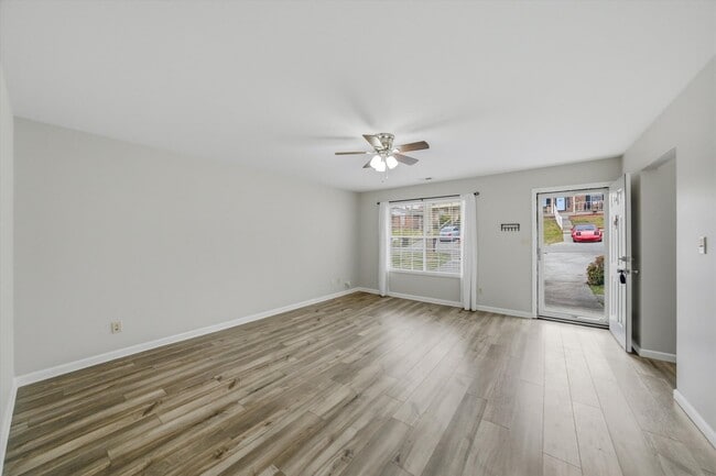 804 Valerie Ln in Knoxville, TN - Building Photo - Building Photo