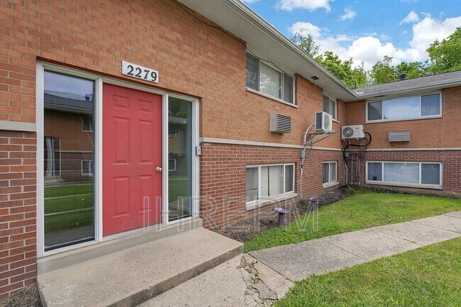 2279 Holt Ave in Columbus, OH - Foto de edificio - Building Photo