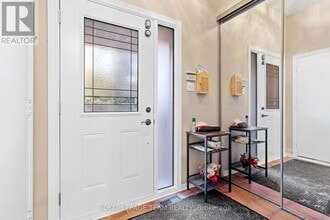 109 Stonebriar Dr in Ottawa, ON - Building Photo - Building Photo