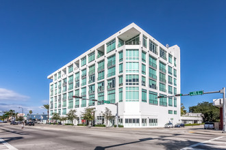 The Bank in Miami, FL - Foto de edificio - Building Photo