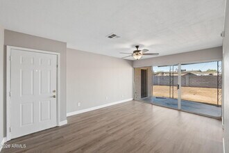 8050 W Weldon Ave in Phoenix, AZ - Building Photo - Building Photo