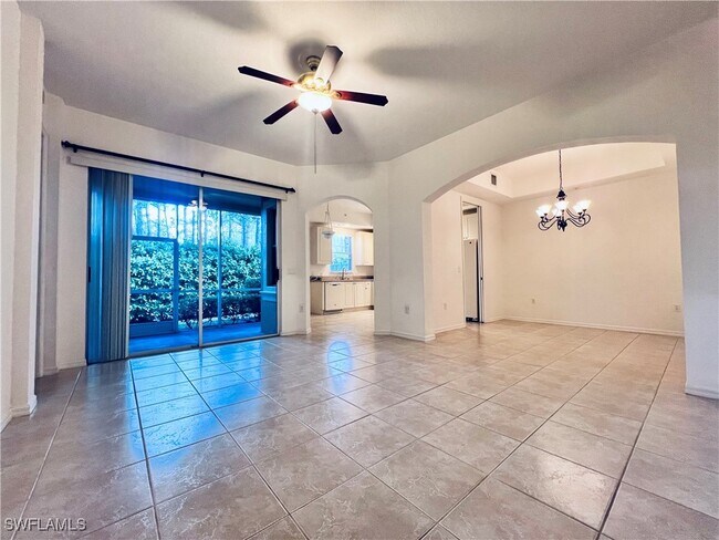 1435 Mariposa Cir in Naples, FL - Building Photo - Building Photo