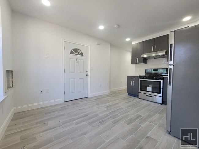 184 Battery Ave in Brooklyn, NY - Building Photo - Building Photo