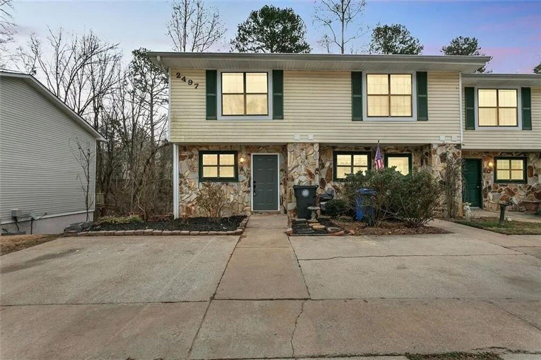 2497 Hidden Cove Ct in Gainesville, GA - Building Photo