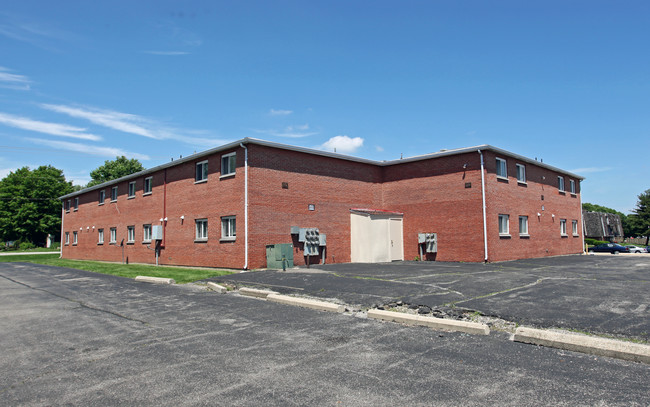 96 S Brown School Rd in Vandalia, OH - Foto de edificio - Building Photo