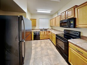 3860 E Flower St in Gilbert, AZ - Foto de edificio - Building Photo