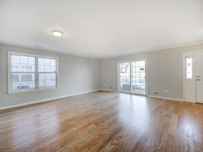 869 Mariposa Ct in Morganville, NJ - Building Photo - Building Photo