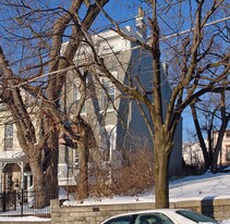 2429 Clifton Ave in Cincinnati, OH - Building Photo