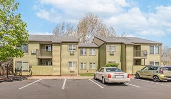 2210 SW 19th St in Redmond, OR - Building Photo