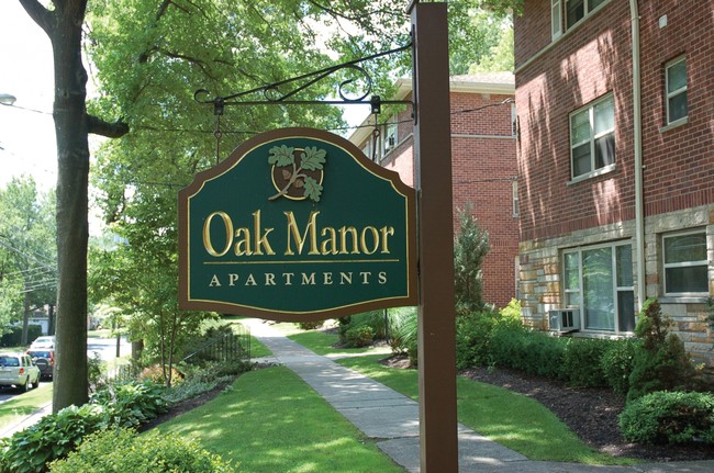 Oak Manor Apartments in Ridgewood, NJ - Building Photo - Building Photo