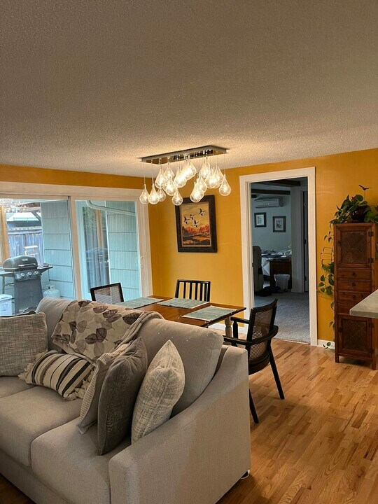 1457 Ranchwood Dr in Eugene, OR - Building Photo