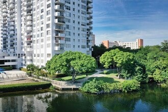 2780 NE 183rd St, Unit 1705 in Aventura, FL - Foto de edificio - Building Photo