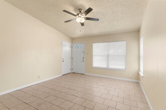 4107 Sunrise Glade Dr in San Antonio, TX - Building Photo - Building Photo