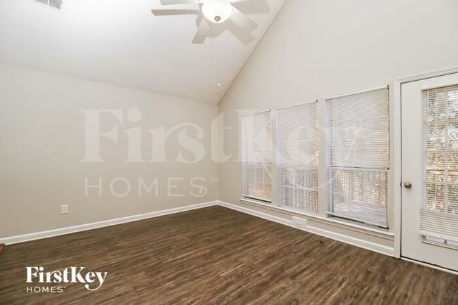 852 Shore Dr in Lithonia, GA - Building Photo - Building Photo