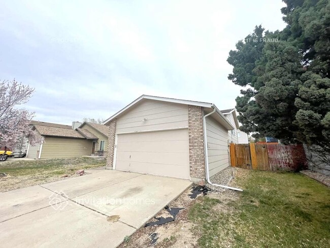 4445 Witches Hollow Ln in Colorado Springs, CO - Foto de edificio - Building Photo