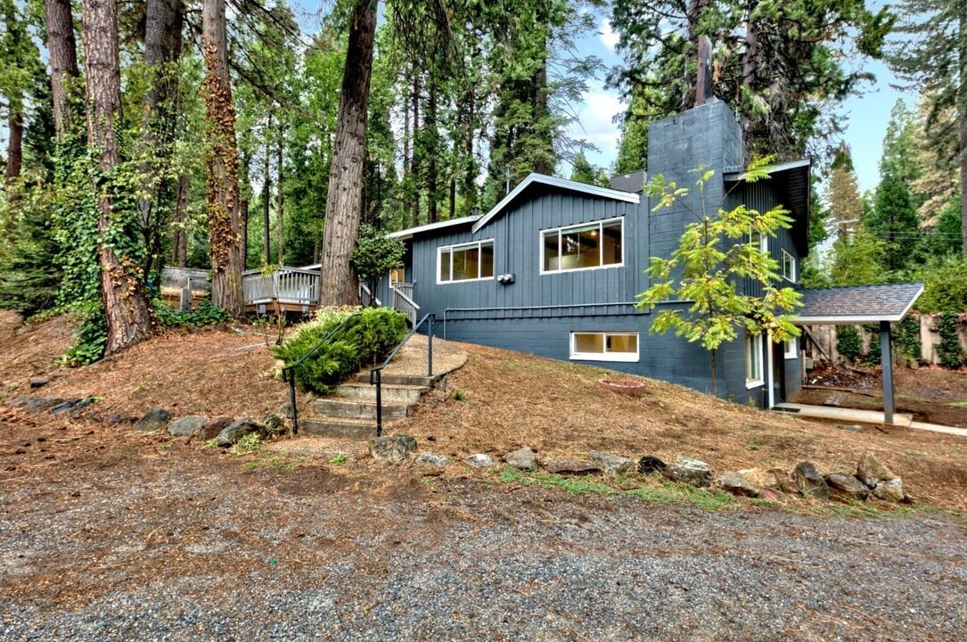 5731 Pony Express Trail in Pollock Pines, CA - Building Photo