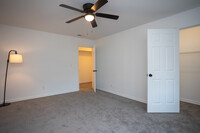 Country Club Apartments in Charlotte, NC - Foto de edificio - Interior Photo