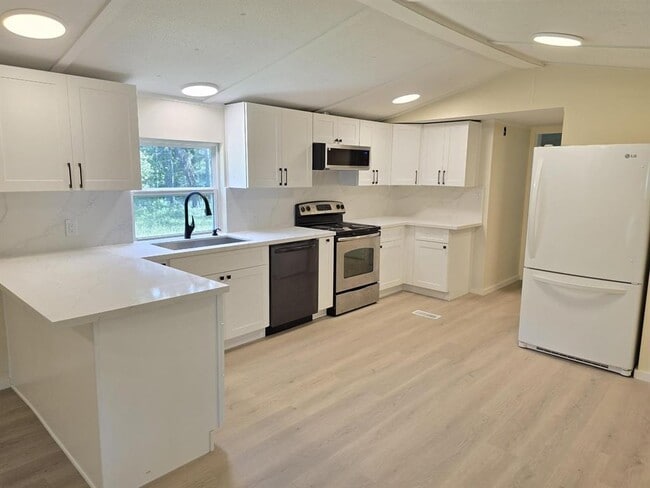 5060 Evergreen Forest Ln in Navasota, TX - Building Photo - Building Photo