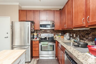 1 E 8th St, Unit 505 in Chicago, IL - Building Photo - Building Photo