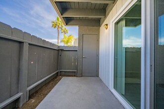 343 Autumn Dr in San Marcos, CA - Building Photo - Building Photo