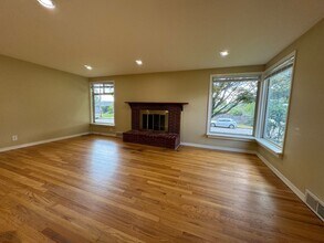4205 NE 72nd St in Seattle, WA - Foto de edificio - Building Photo