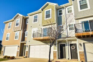 2726 NW Kate Shelley Ln in Ankeny, IA - Building Photo