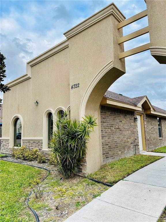 property at 14 N Dogwood St