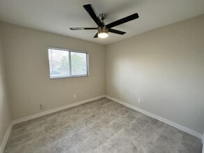 739 NE 7th Pl in Cape Coral, FL - Building Photo - Building Photo