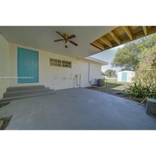 1471 NW 93rd St in Miami, FL - Building Photo - Building Photo