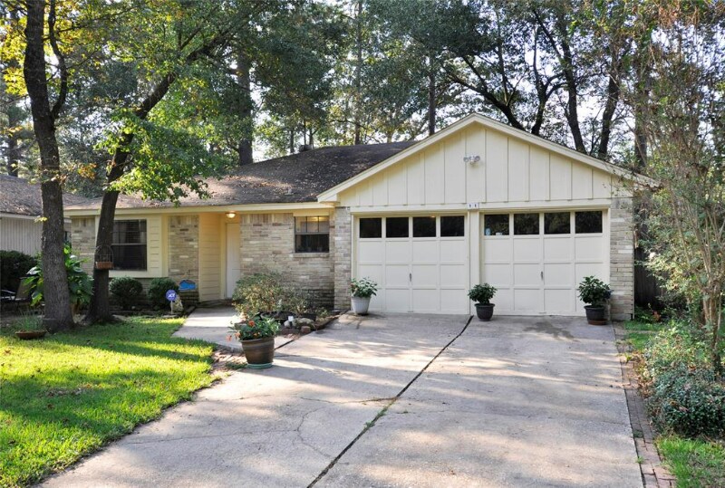 11 Capewood Ct in Spring, TX - Building Photo