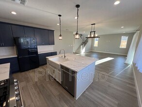 2176 Selway Dr in Sparks, NV - Foto de edificio - Building Photo