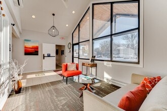 Lexington Hills Apartments in Eagan, MN - Building Photo - Building Photo