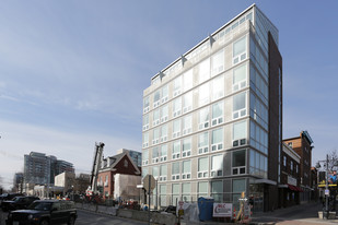 7 South Linn in Iowa City, IA - Building Photo