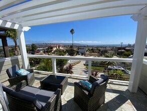 730 N Paulina Ave in Redondo Beach, CA - Foto de edificio - Building Photo
