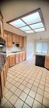 1010 Nez Perce Dr in Hollister, CA - Foto de edificio - Building Photo