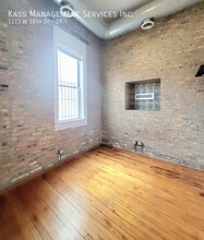 1112 W 18th St in Chicago, IL - Building Photo - Building Photo