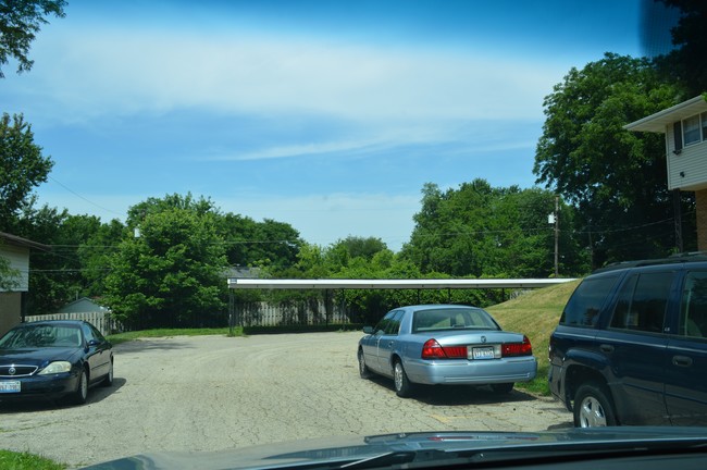 1719 Remington Rd in Rockford, IL - Foto de edificio - Building Photo