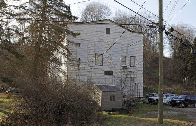 501 California Hollow Rd in Imperial, PA - Building Photo - Building Photo