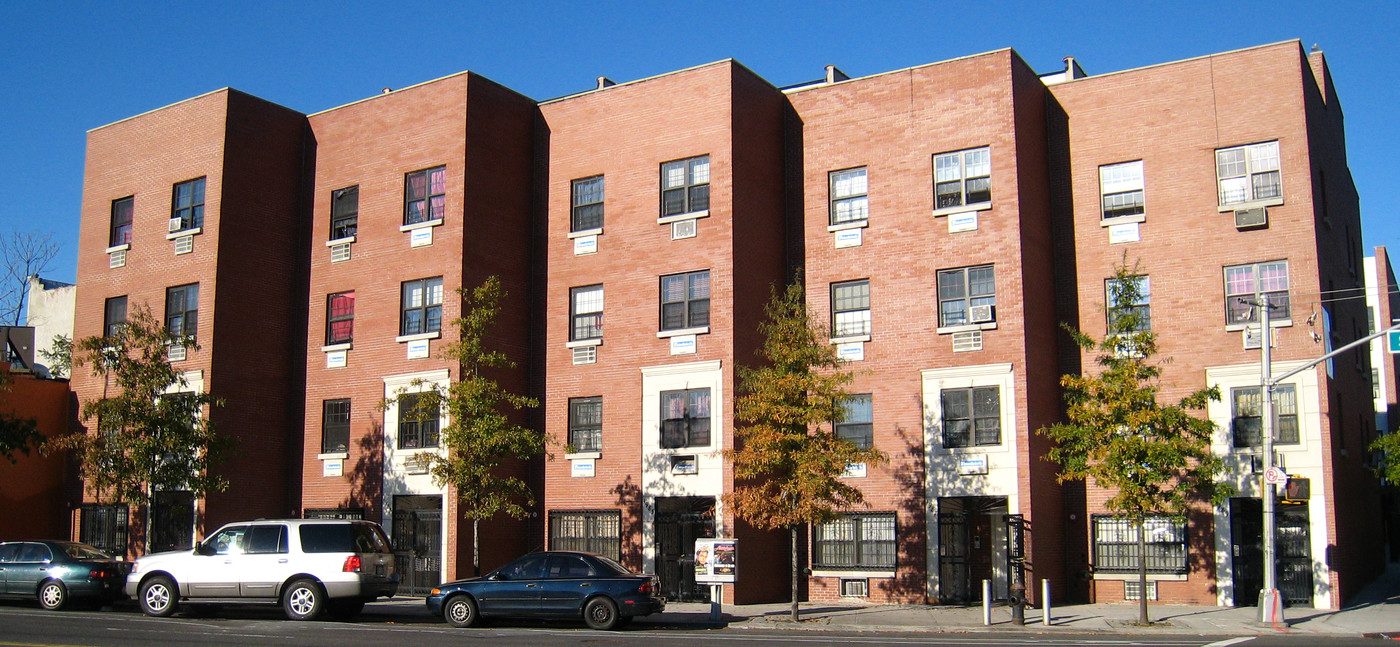 1981 Southern Blvd in Bronx, NY - Building Photo