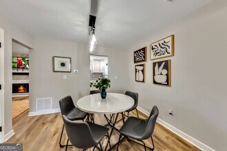 1018 Falling Valley Ct SE in Smyrna, GA - Building Photo - Building Photo