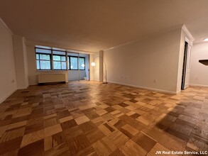 2 Hawthorne Pl, Unit 3M in Boston, MA - Building Photo - Building Photo