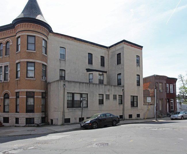 4 Unit Multi-Family in Baltimore, MD - Building Photo - Building Photo