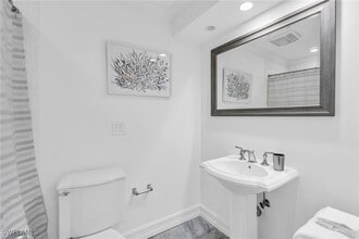 271 Broad Ave S in Naples, FL - Building Photo - Building Photo