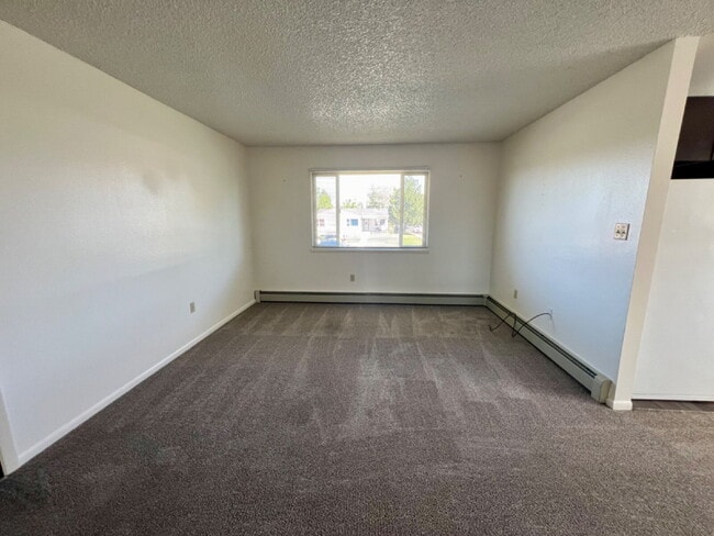 1519 Oxford Dr in Cheyenne, WY - Building Photo - Building Photo