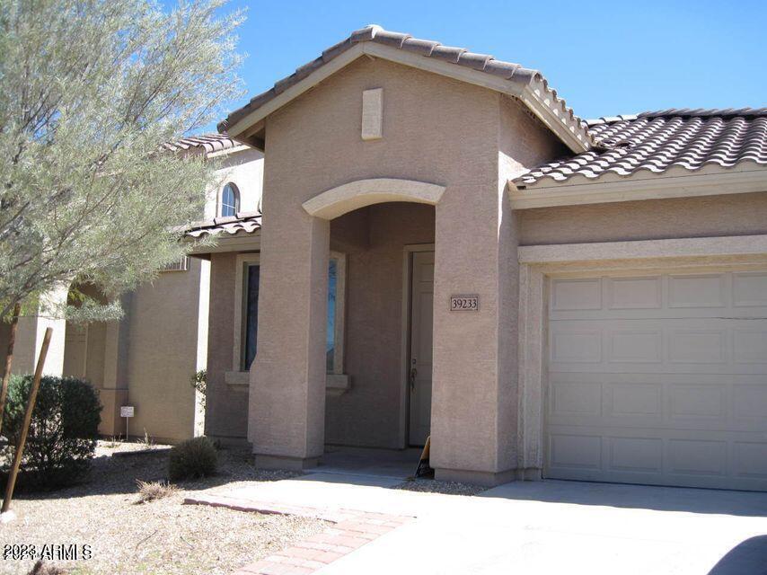 39233 N Acadia Way in New River, AZ - Foto de edificio