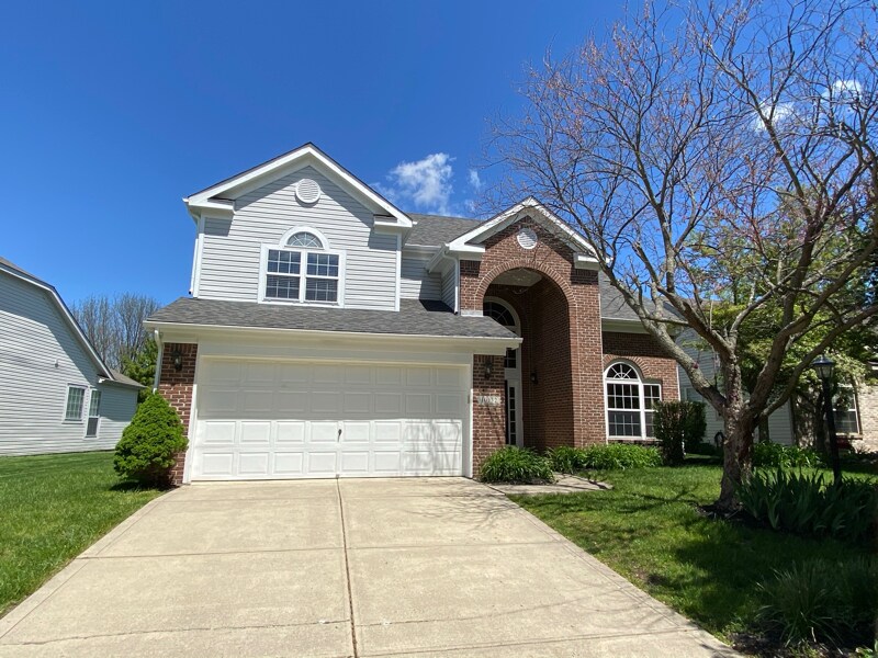 10132 Lauren Pass in Fishers, IN - Building Photo