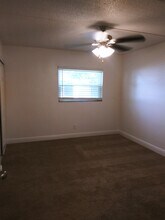 5550 Terrace Ct in Temple Terrace, FL - Building Photo - Building Photo