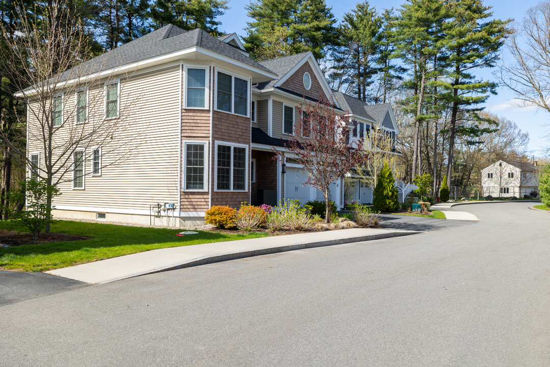 1163 Sagamore Ave in Portsmouth, NH - Building Photo