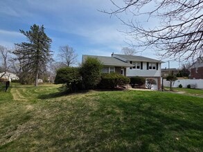 811 Coppock Ln in Springfield, PA - Foto de edificio - Building Photo